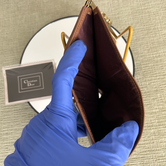 DIOR AUTHENTIC HONEY COMB KISS LOCK TROTTER WALLET - Picture 9 of 11